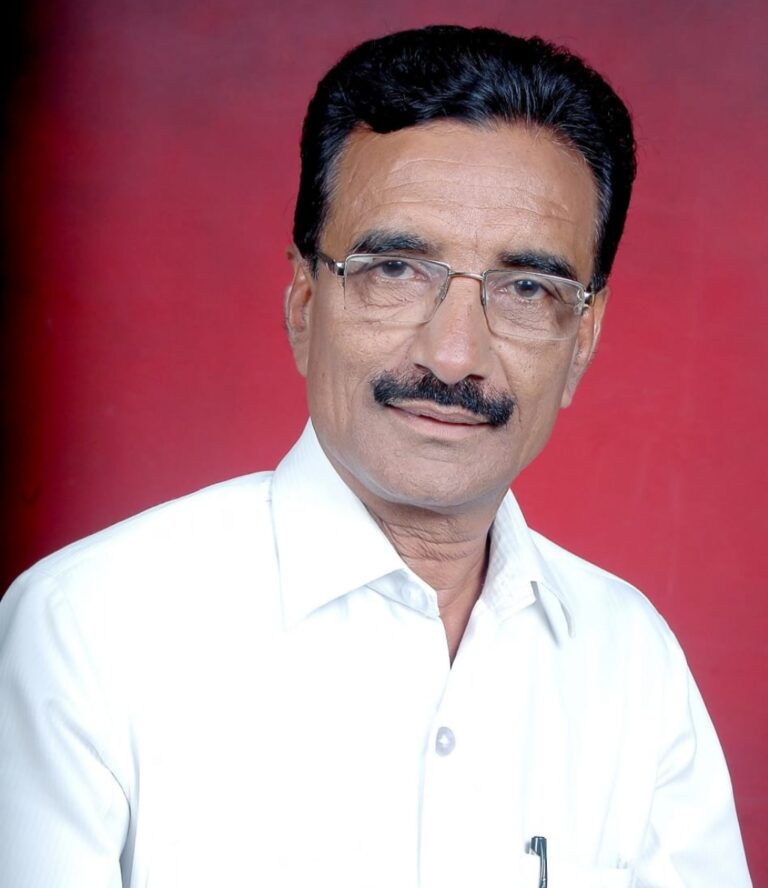 *महाराष्ट्र गुजरात कर्नाटक* *राज्याच्या शालेय व* *विद्यापीठीय अभ्यासक्रमात कवी प्रा.वा. ना.आंधळे यांच्या कविता समाविष्ट*
