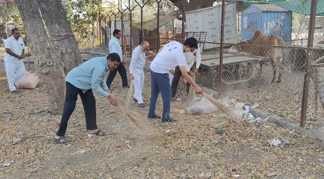 *एरंडोल शहरात नानासाहेब धर्माधिकारी प्रतिष्ठानतर्फे महास्वच्छता अभियान………..!*  ​ *सुमारे ४२३ श्रीसदस्यांचा सहभाग,२० टन कचऱ्याचे संकलन…..!*