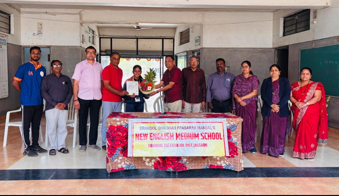 *एरंडोलची कन्या समृद्धी पाटीलला राष्ट्रीय सॉफ्टबॉल स्पर्धेत ‘ रौप्य पदक ‘,​एरंडोल येथील न्यू इंग्लिश मिडियम स्कूलच्या शिरपेचात मानाचा तुरा………!*