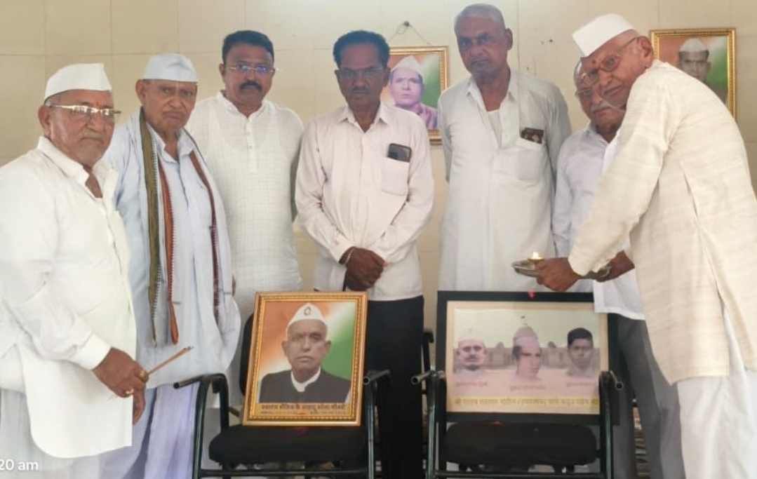 स्वातंत्र्य सेनानी शहादू चौधरींना आडगावात श्रद्धांजली