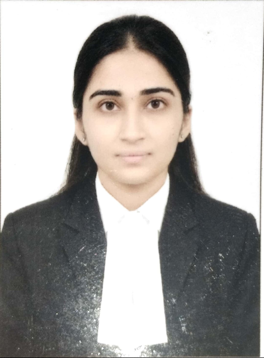 *ॲड. रेणुका जाधव यांचे वकिली क्षेत्रात यशस्वी पदार्पण,सर्वसामान्यांना न्याय मिळवून देण्याचा निर्धार…………!*