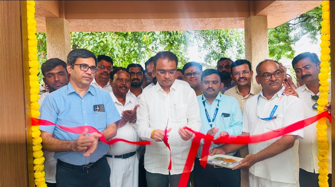 एरंडोलच्या प्रशासकीय सुविधांच्या बळकटीकरणाकडे आणखी एक महत्त्वाचे पाऊल!  एरंडोल दुय्यम निबंधक श्रेणी-१ कार्यालयाच्या नवीन प्रशासकीय इमारतीचे २ कोटी ८६ लाखांच्या खर्चातून लोकार्पण; आमदार ॲड. अमोलदादा पाटील यांच्या शुभहस्ते उद्घाटन…